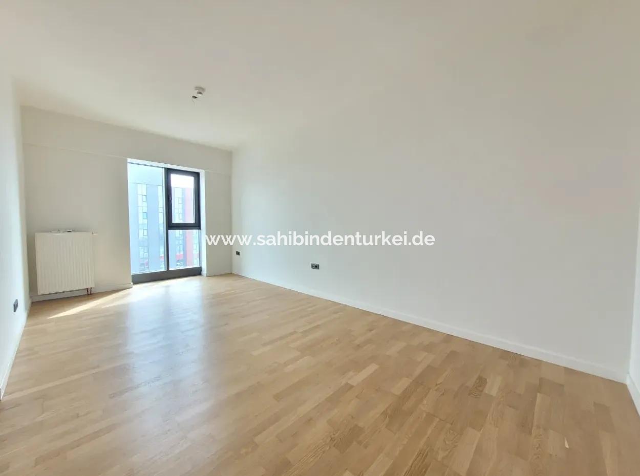 4+1 Mieterlose Wohnung Im 20. Stock Zum Verkauf Im Loft-Komplex Beytepe İncek Bulvar