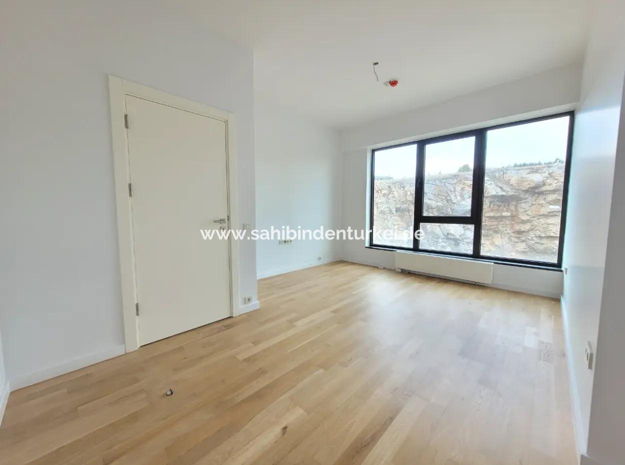 Leerstehendes İncek Loft Zum Verkauf 2+1 Maisonette-Wohnung Mit Stadtblick Im 1. Stock