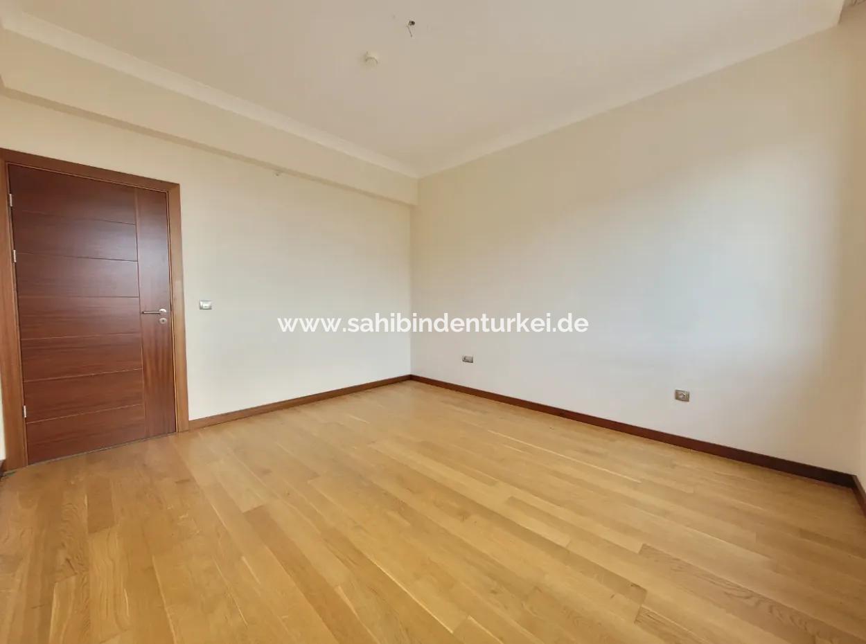 4+1 207 M² Wohnung Mit Seeblick Zum Verkauf Im Vacant İncek Nata