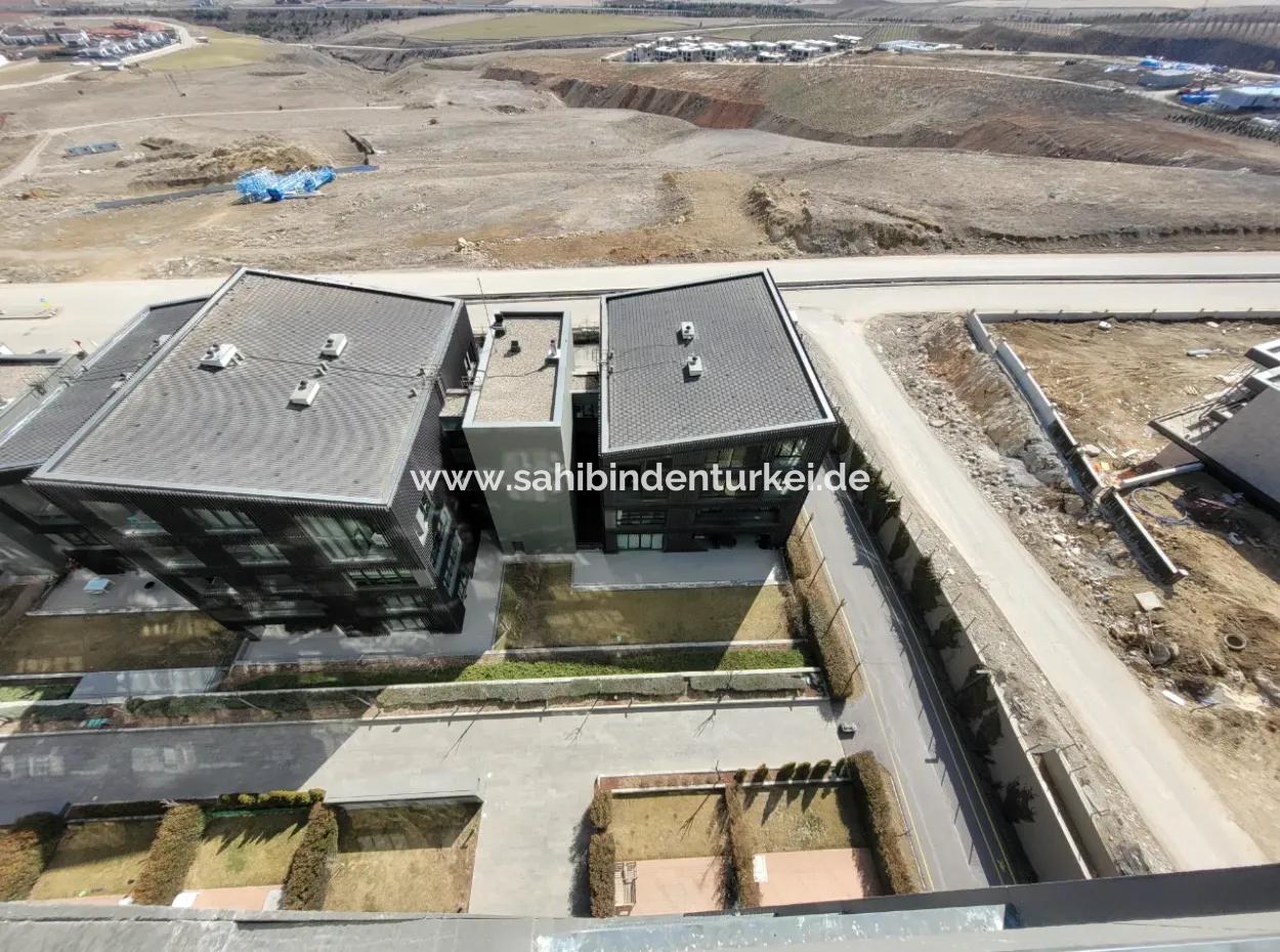 Leeres İncek Loft 1+1  Wohnung Im 11. Stock Mit Seeblick Zu Vermieten