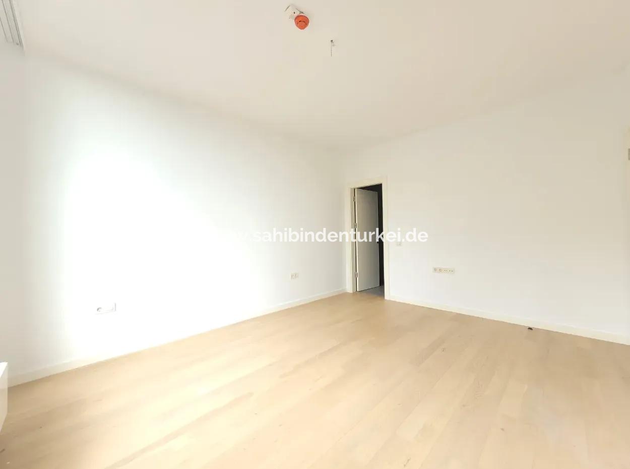 Leeres İncek Loft Zum Verkauf Terrasse 4+1 Blick Auf Mogan 146 M² Wohnung Im 1. Stock