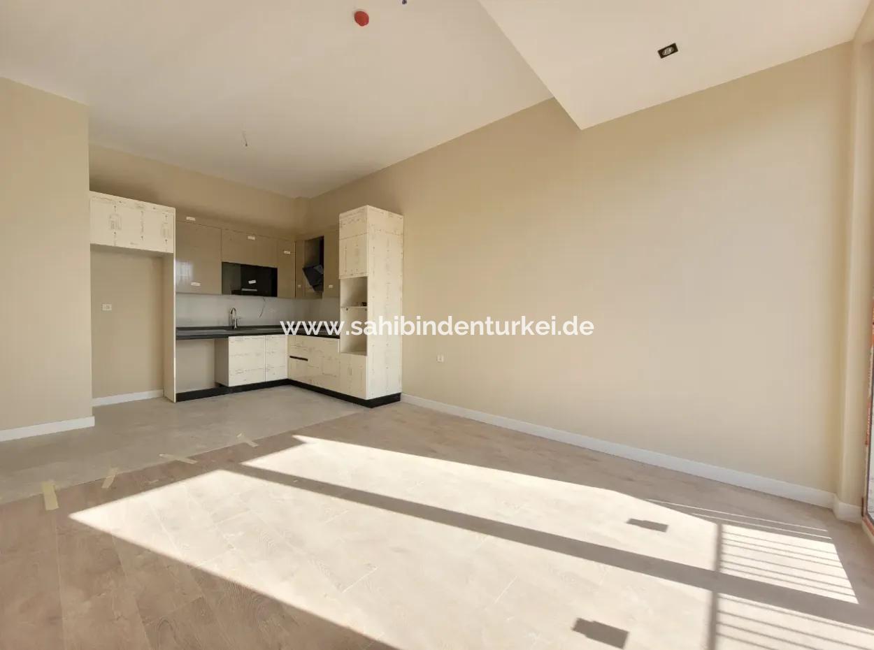 1+1 Wohnung Zum Verkauf Geeignet Für Null-Kredit, Geeignet Für Kirschhaus, Metu In Der Nähe Von Arbeiterblöcken, Stadtteil Çankaya Ankara