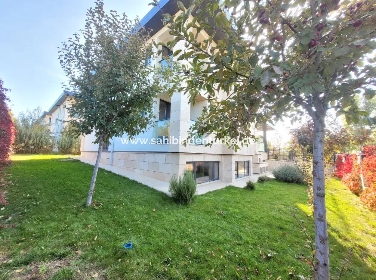 Luxus-Doppelhaus Zum Verkauf Auf Einem 730 M² Großen Grundstück In İncek 4+2 İncek Mahallesi, Gölbaşı, Ankara, Türkei