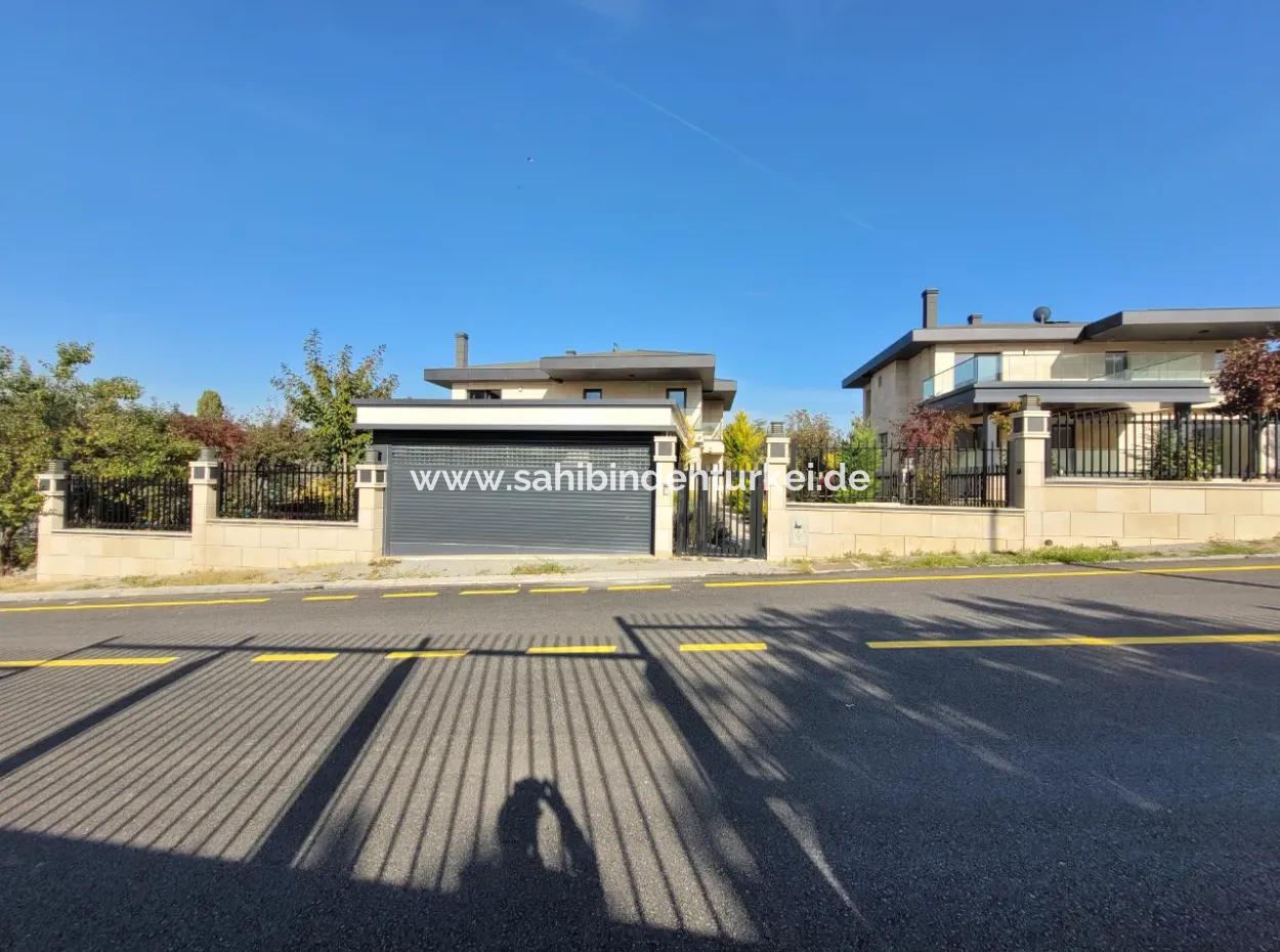 Luxus-Doppelhaus Zum Verkauf Auf Einem 730 M² Großen Grundstück In İncek 4+2 İncek Mahallesi, Gölbaşı, Ankara, Türkei