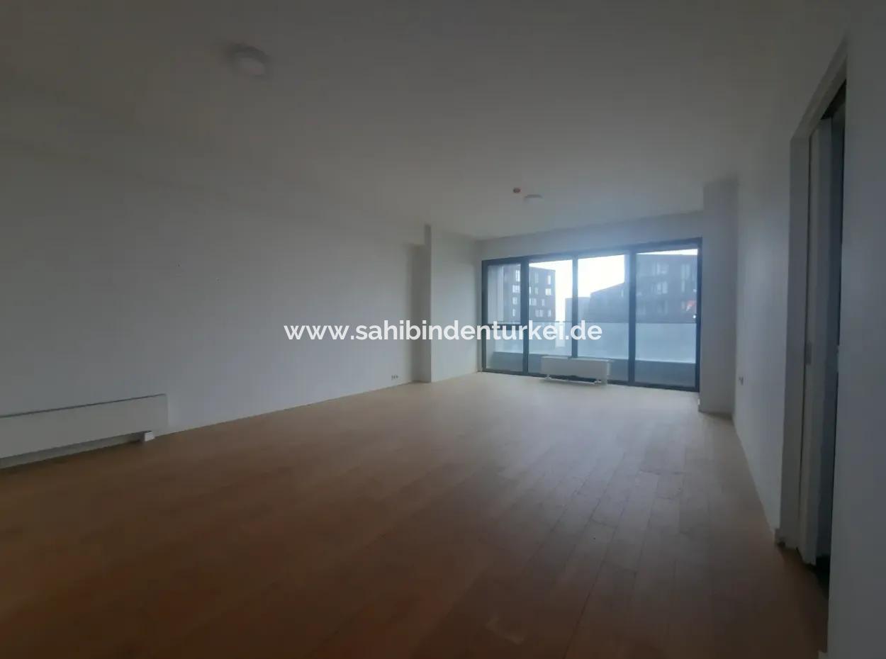 2,5+1 Mieterlose Wohnung Mit Blick Auf Die Landschaft Zum Verkauf Im İncek Loft-Komplex