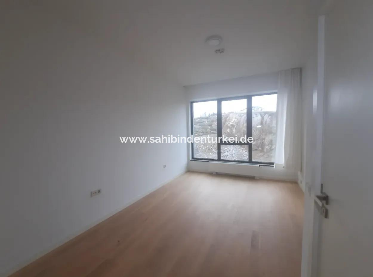 2,5+1 Mieterlose Wohnung Mit Blick Auf Die Landschaft Zum Verkauf Im İncek Loft-Komplex