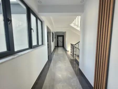 Geeignet Für Staatsbürger. Luxuriöse 200 M² Große Wohnung Im Mittleren Stockwerk Mit Parkblick Im Viertel Bahçelievler, Gölbaşı, Ankara Zu Verkaufen.