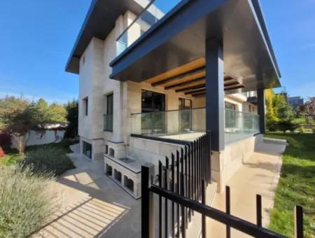 Luxus-Doppelhaus Zum Verkauf Auf Einem 730 M² Großen Grundstück In İncek 4+2 İncek Mahallesi, Gölbaşı, Ankara, Türkei