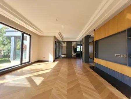Luxus-Doppelhaus Zum Verkauf Auf Einem 730 M² Großen Grundstück In İncek 4+2 İncek Mahallesi, Gölbaşı, Ankara, Türkei