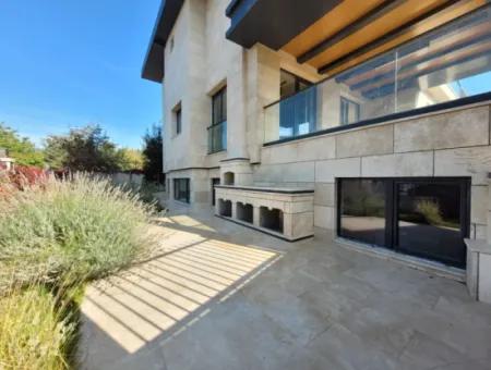 Luxus-Doppelhaus Zum Verkauf Auf Einem 730 M² Großen Grundstück In İncek 4+2 İncek Mahallesi, Gölbaşı, Ankara, Türkei