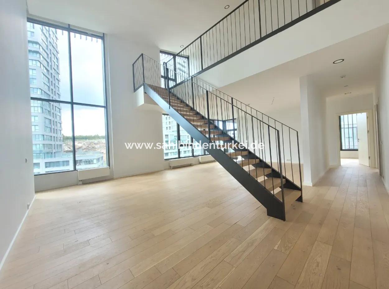 5,5+1 Duplex 5Th Floor Tenantless Apartment With Landscape View For Sale In İncek Loft Complex