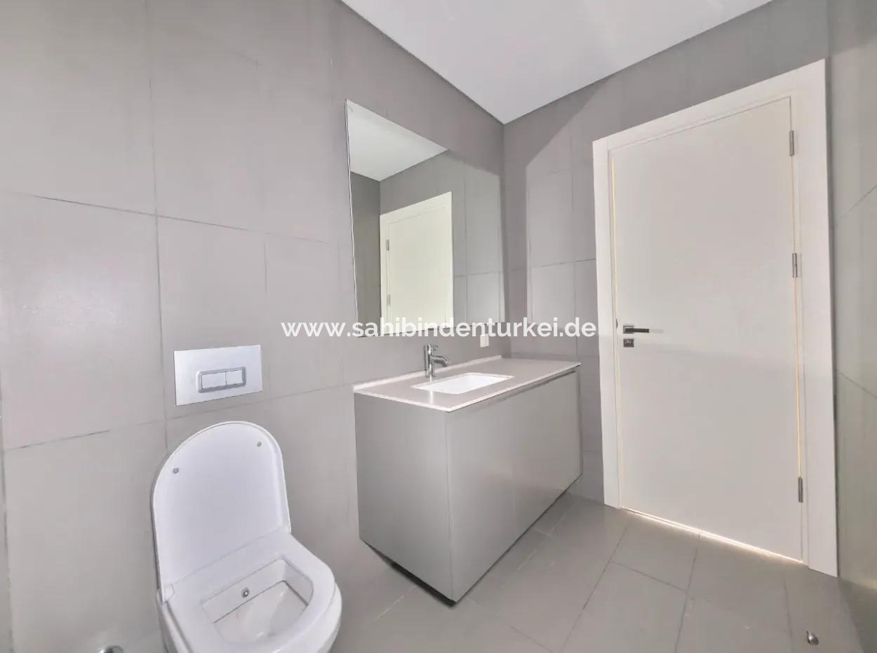 5,5+1 Duplex 5Th Floor Tenantless Apartment With Landscape View For Sale In İncek Loft Complex