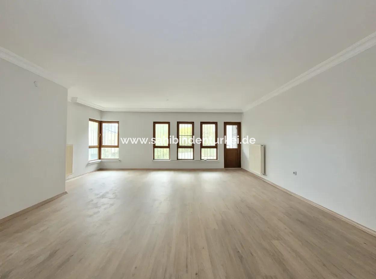 150 M² 4+1 Apartment For Sale In The Center Of Umitkoy