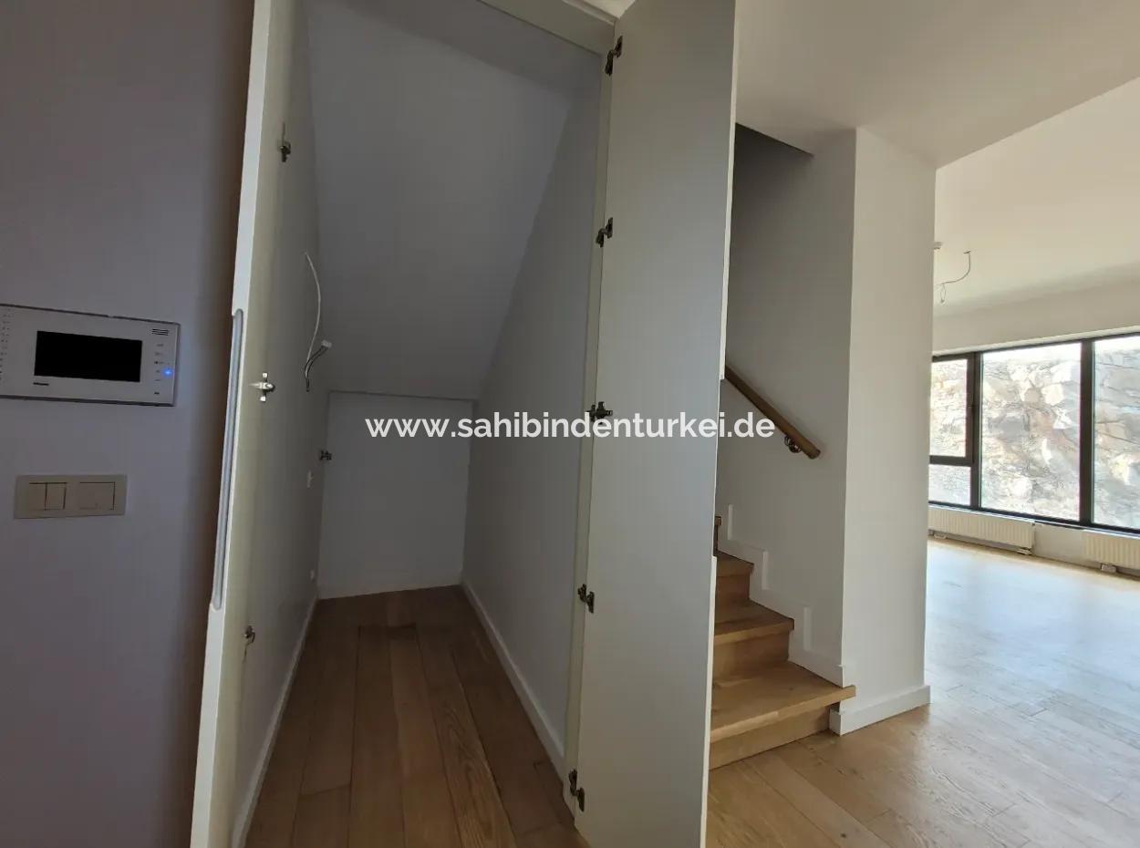 Vacant İncek Loft For Sale 2+1 Duplex City View 1St Floor Apartment
