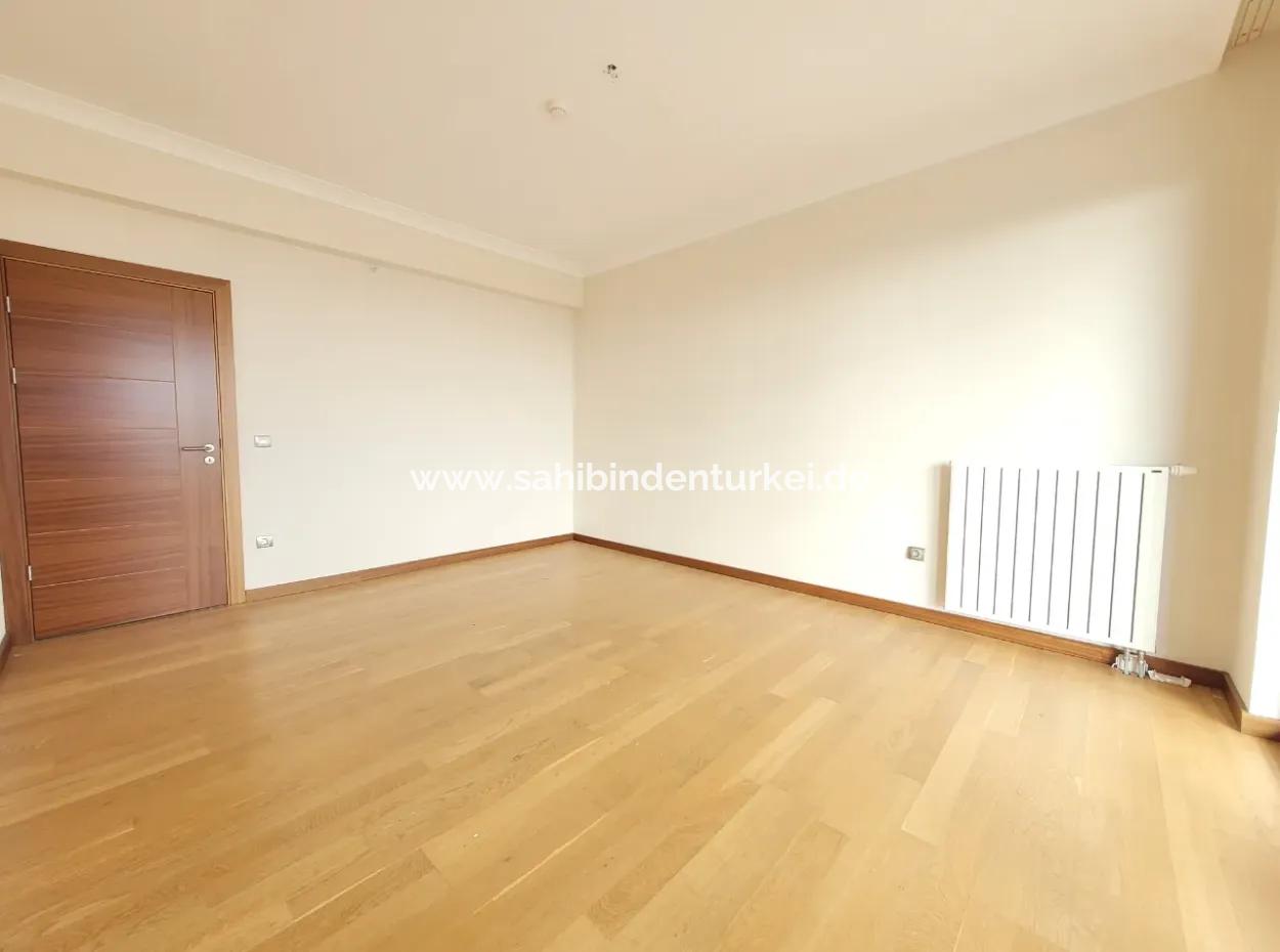 4+1 207 M² Lake View Apartment For Sale In Vacant İncek Nata