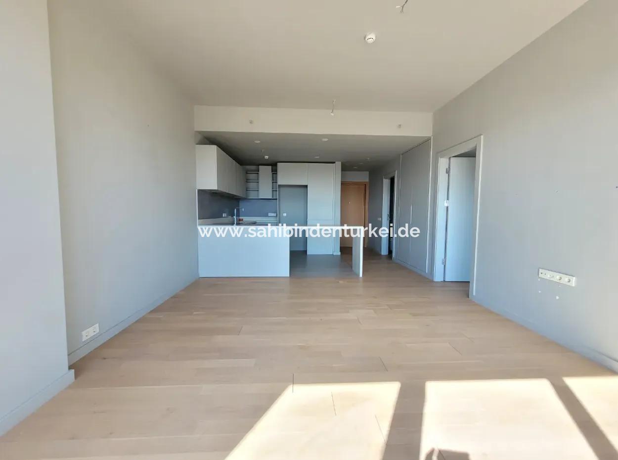 Empty İncek Loft 1+1  11Th Floor Apartment With Lake View For Rent