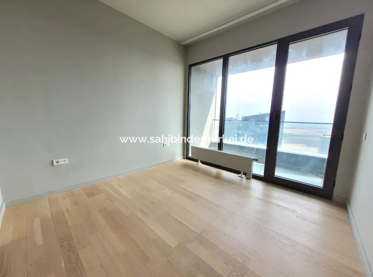Vacant İncek Loft For Sale 1+1 2Nd Floor Apartment With Lake View
