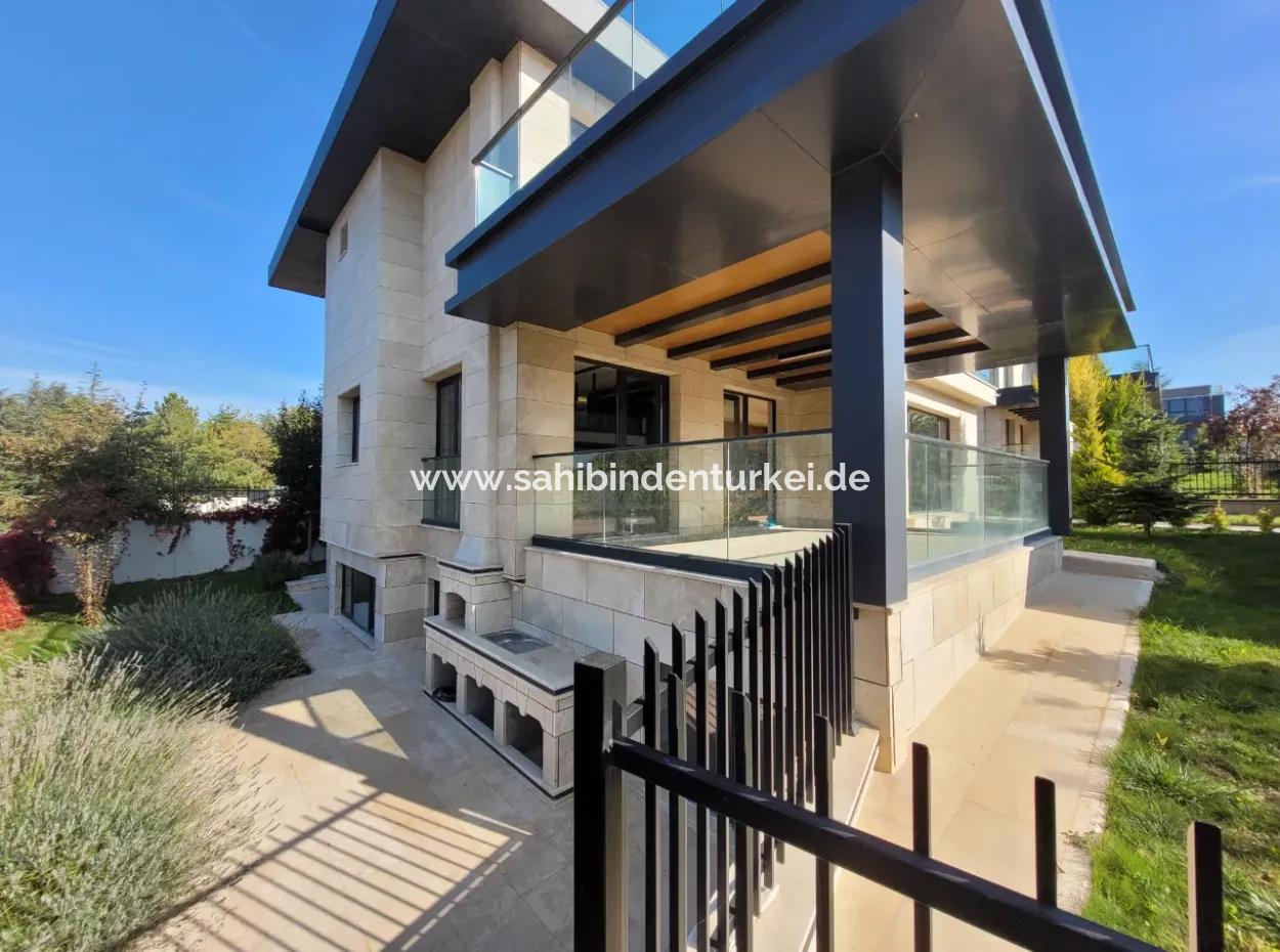 Luxury Duplex Villa For Sale On 730 M² Plot In İncek 4+2 İncek Mahallesi Gölbaşı Ankara Turkey