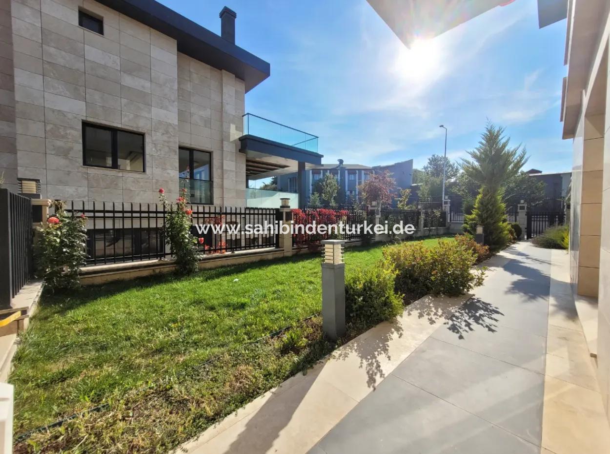 Luxury Duplex Villa For Sale On 730 M² Plot In İncek 4+2 İncek Mahallesi Gölbaşı Ankara Turkey