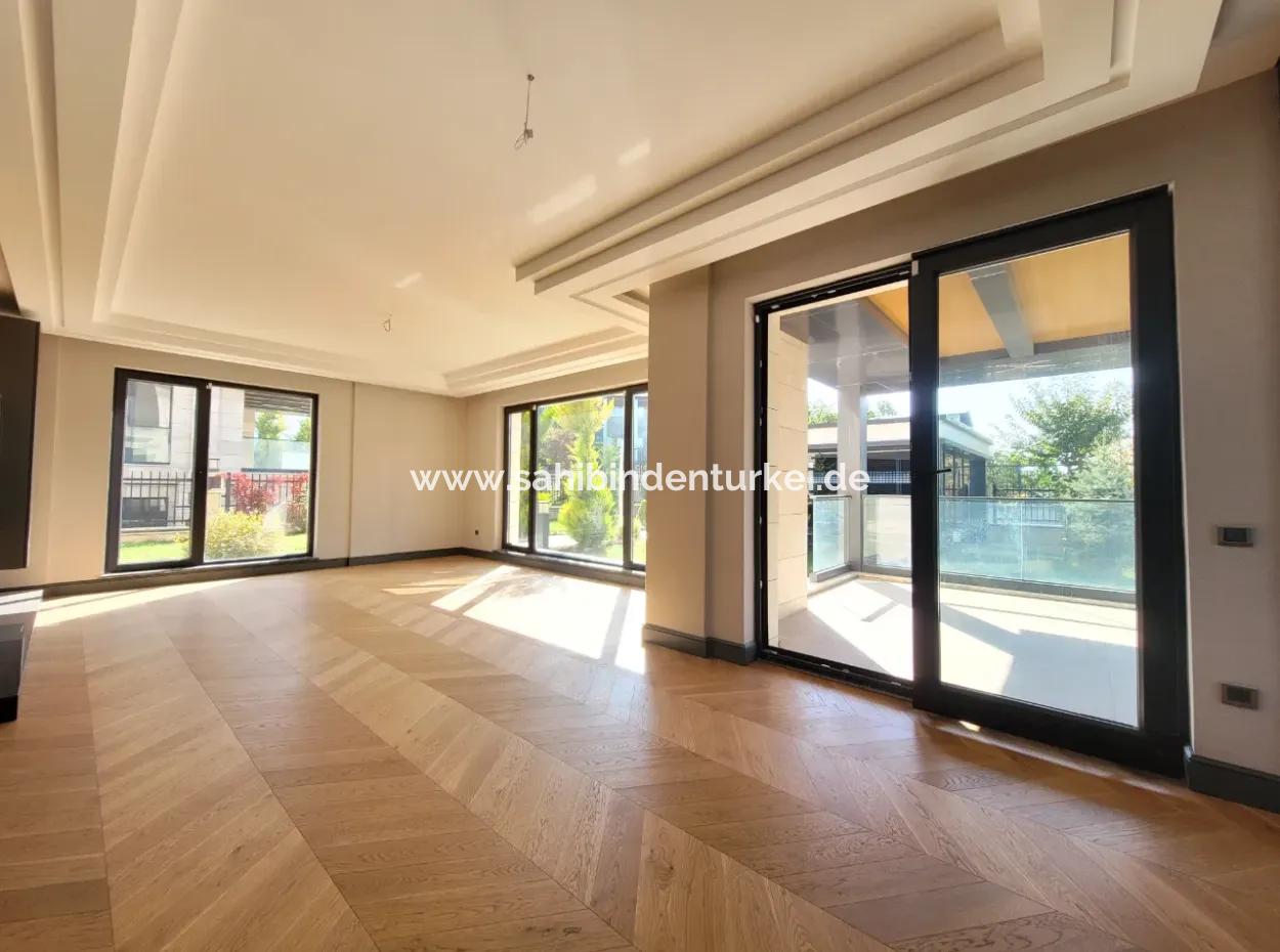 Luxury Duplex Villa For Sale On 730 M² Plot In İncek 4+2 İncek Mahallesi Gölbaşı Ankara Turkey