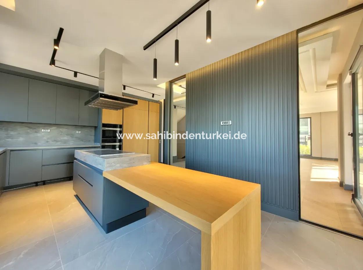 Luxury Duplex Villa For Sale On 730 M² Plot In İncek 4+2 İncek Mahallesi Gölbaşı Ankara Turkey