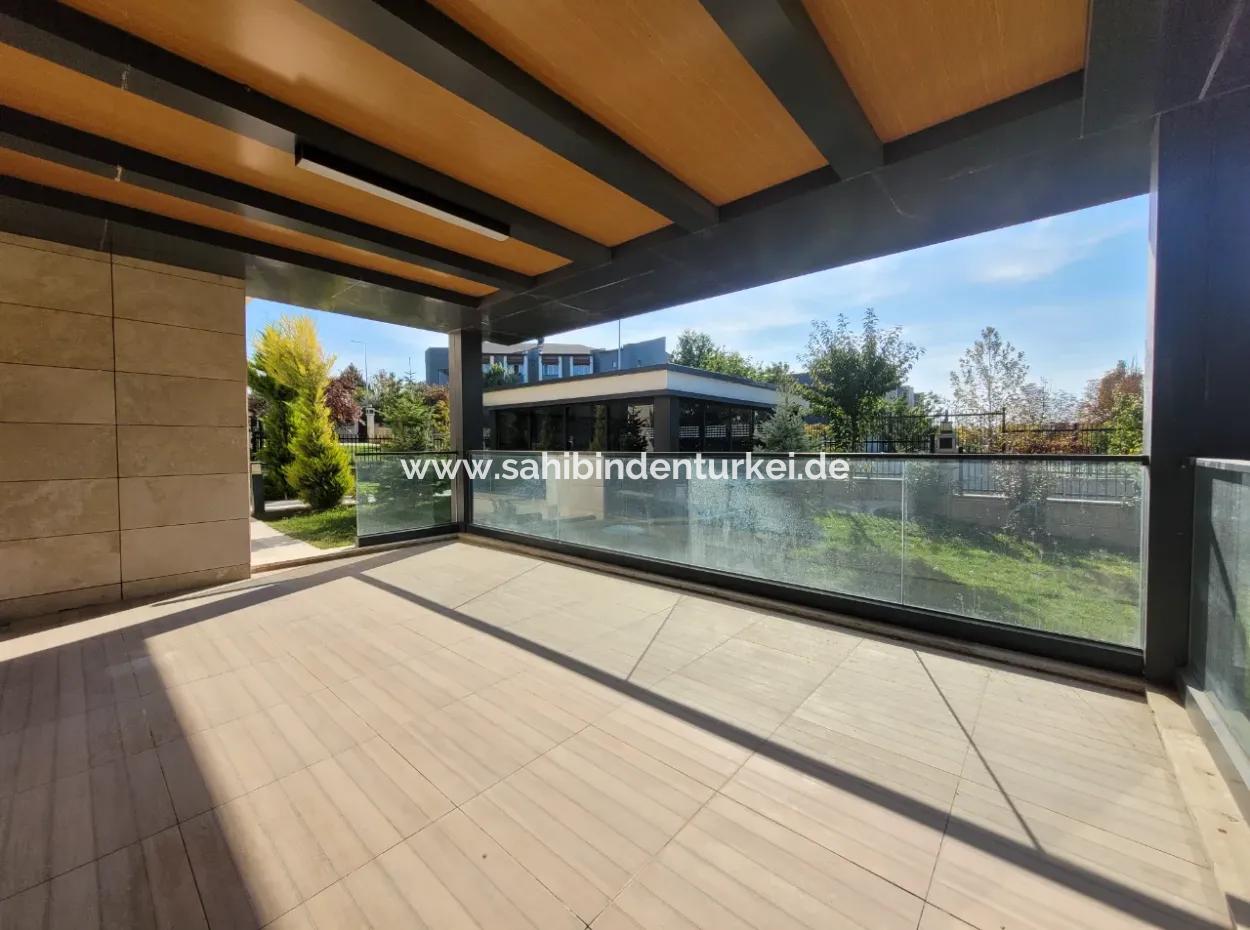 Luxury Duplex Villa For Sale On 730 M² Plot In İncek 4+2 İncek Mahallesi Gölbaşı Ankara Turkey