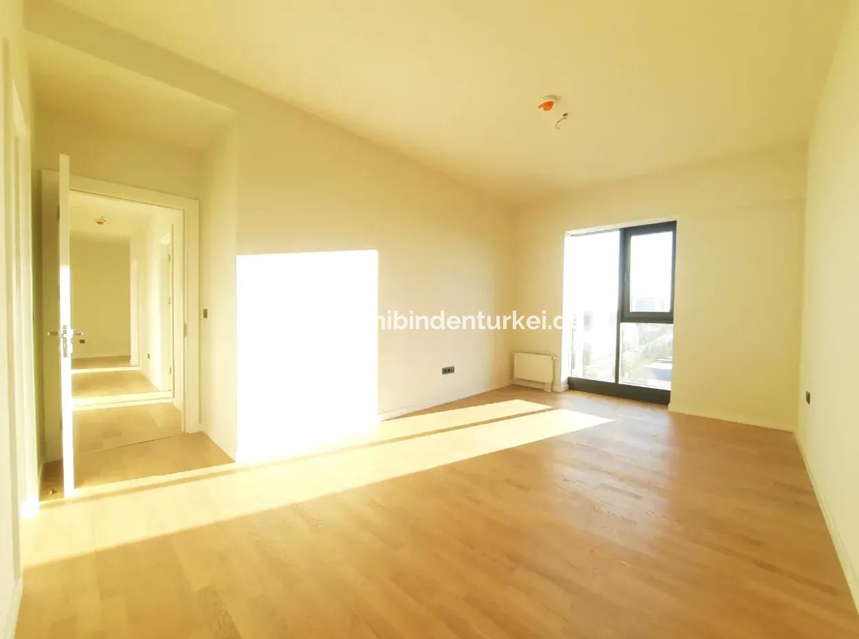 3+1 130 M² 2Nd Floor Mogan View Apartment For Sale In Beytepe İncek Bulvar Loft Complex