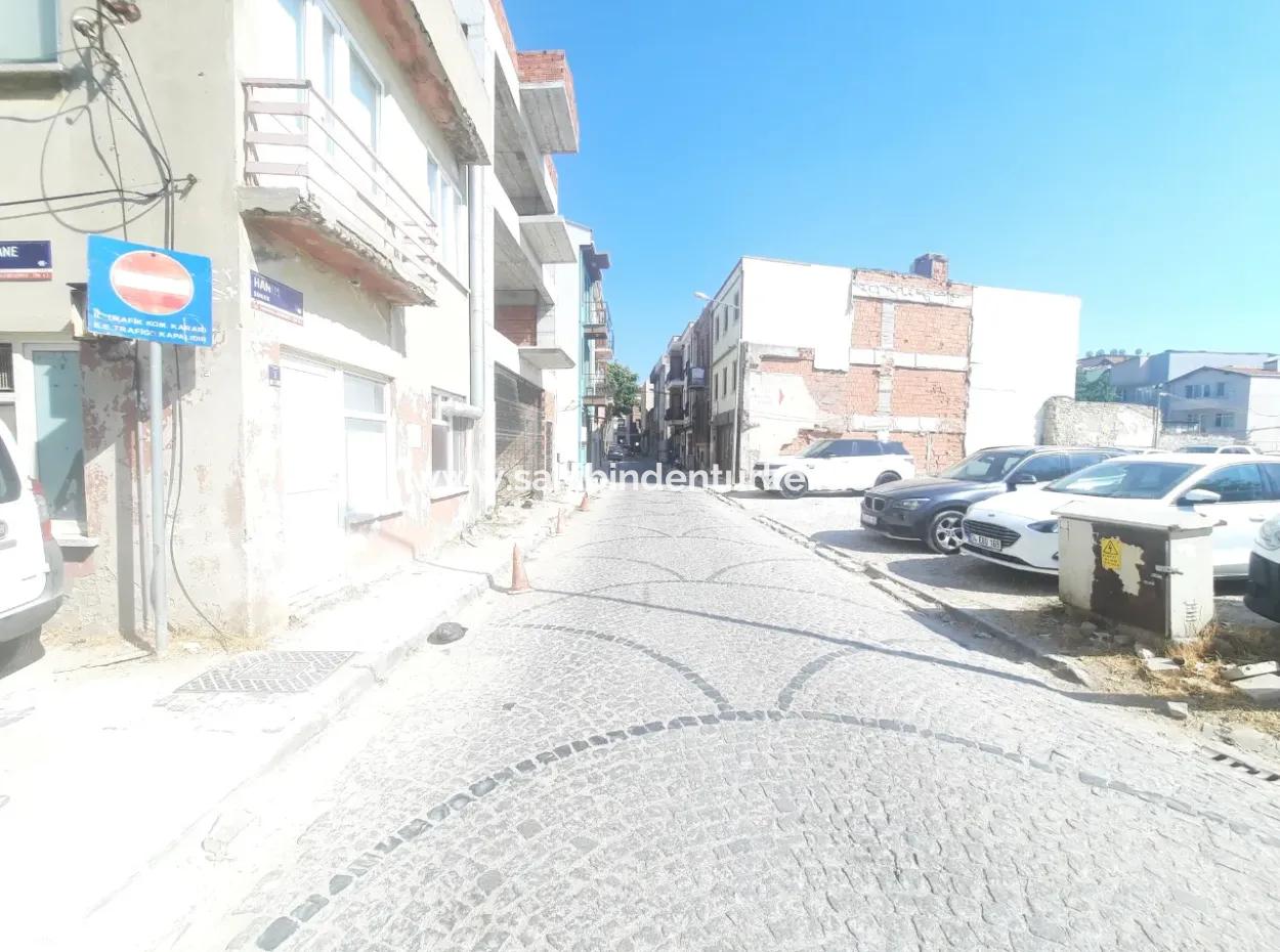 80 M² Chimney Shop For Rent In Çanakkale Bazaar