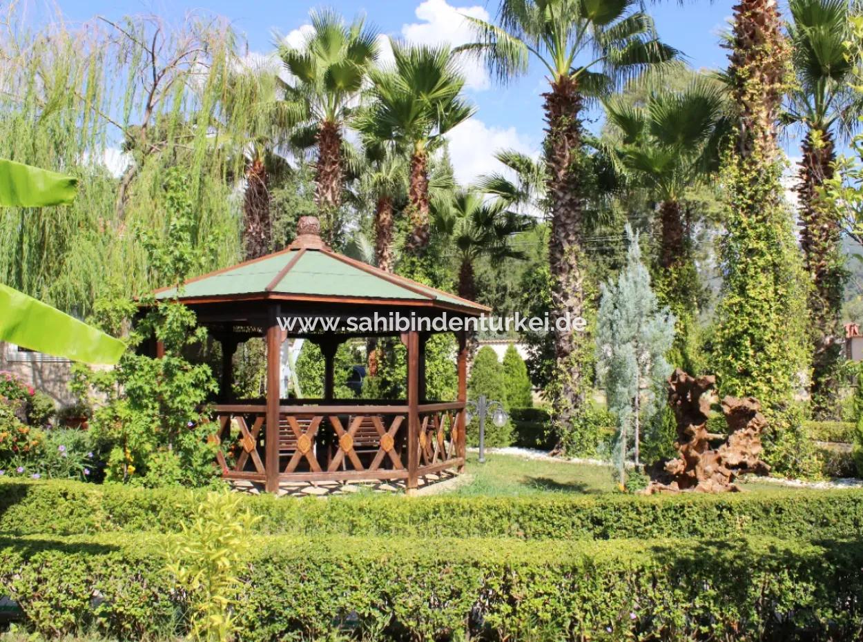 Luxury Villa With Pool In 1458 M² Land For Sale In Köyceğiz