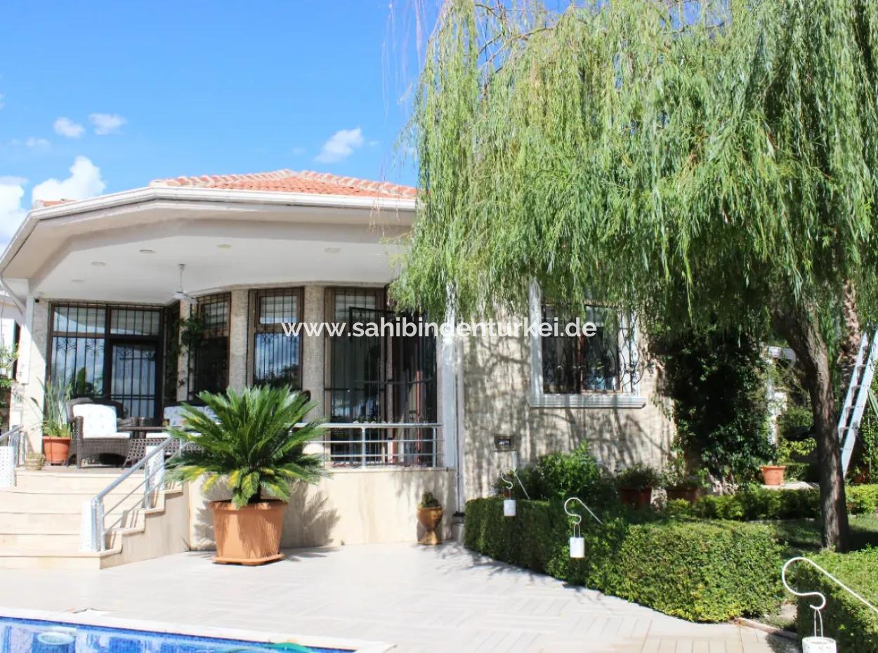 Luxury Villa With Pool In 1458 M² Land For Sale In Köyceğiz