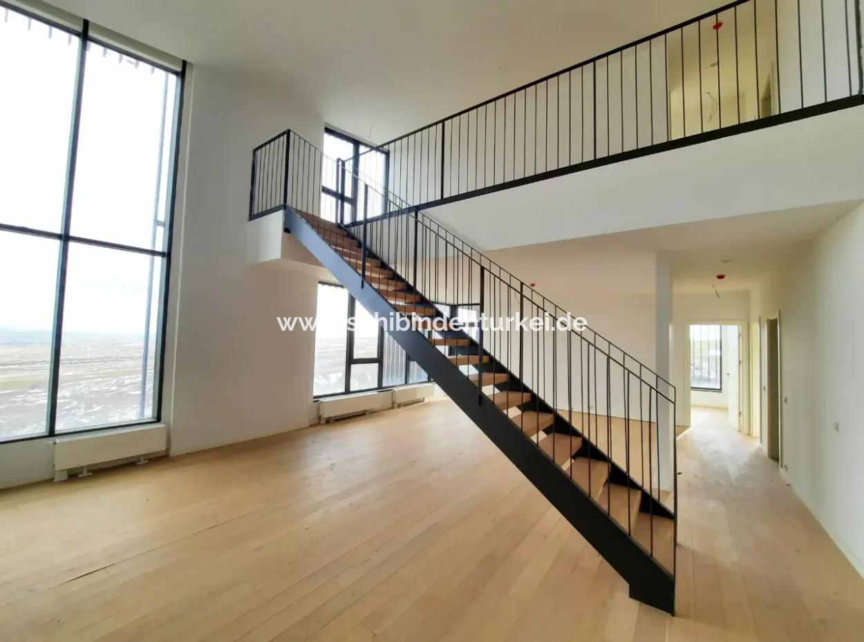 5,5+1 Duplex 2Th Floor Tenantless Apartment With Landscape View For Sale In İncek Loft Complex