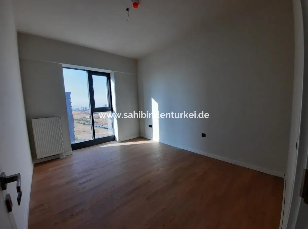 4+1 17 Th Floor Tenantless Apartment For Sale In Beytepe İncek Bulvar Loft Complex