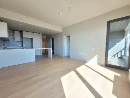 Empty İncek Loft 1+1  11Th Floor Apartment With Lake View For Rent