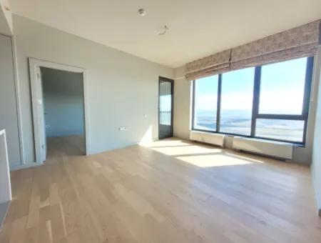 Empty İncek Loft 1+1  11Th Floor Apartment With Lake View For Rent