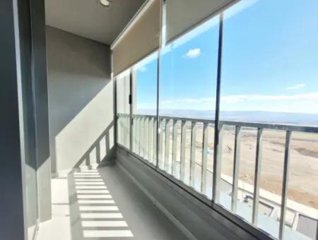 Empty İncek Loft 1+1  11Th Floor Apartment With Lake View For Rent