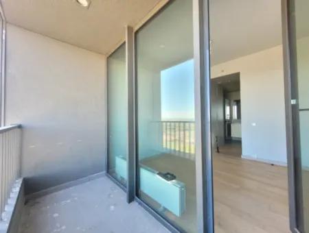 Vacant İncek Loft For Sale 1+1 2Nd Floor Apartment With Lake View