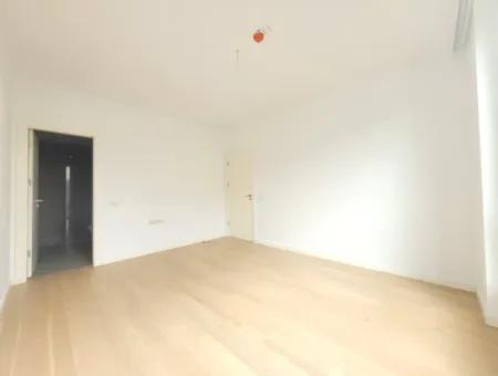 Empty İncek Loft For Sale Terrace 4+1 Mogan View 146 M² 1St Floor Apartment