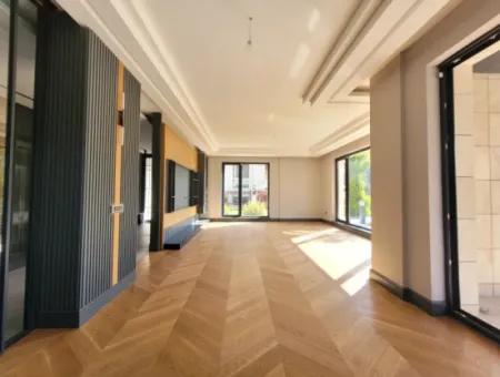 Luxury Duplex Villa For Sale On 730 M² Plot In İncek 4+2 İncek Mahallesi Gölbaşı Ankara Turkey