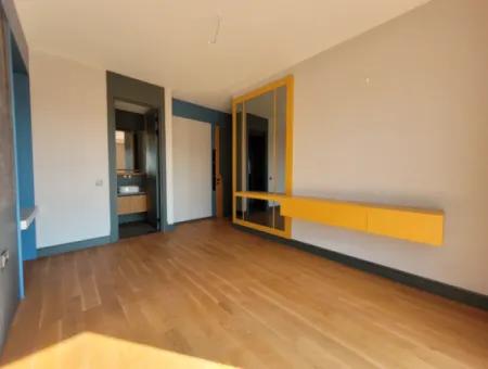 Luxury Duplex Villa For Sale On 730 M² Plot In İncek 4+2 İncek Mahallesi Gölbaşı Ankara Turkey