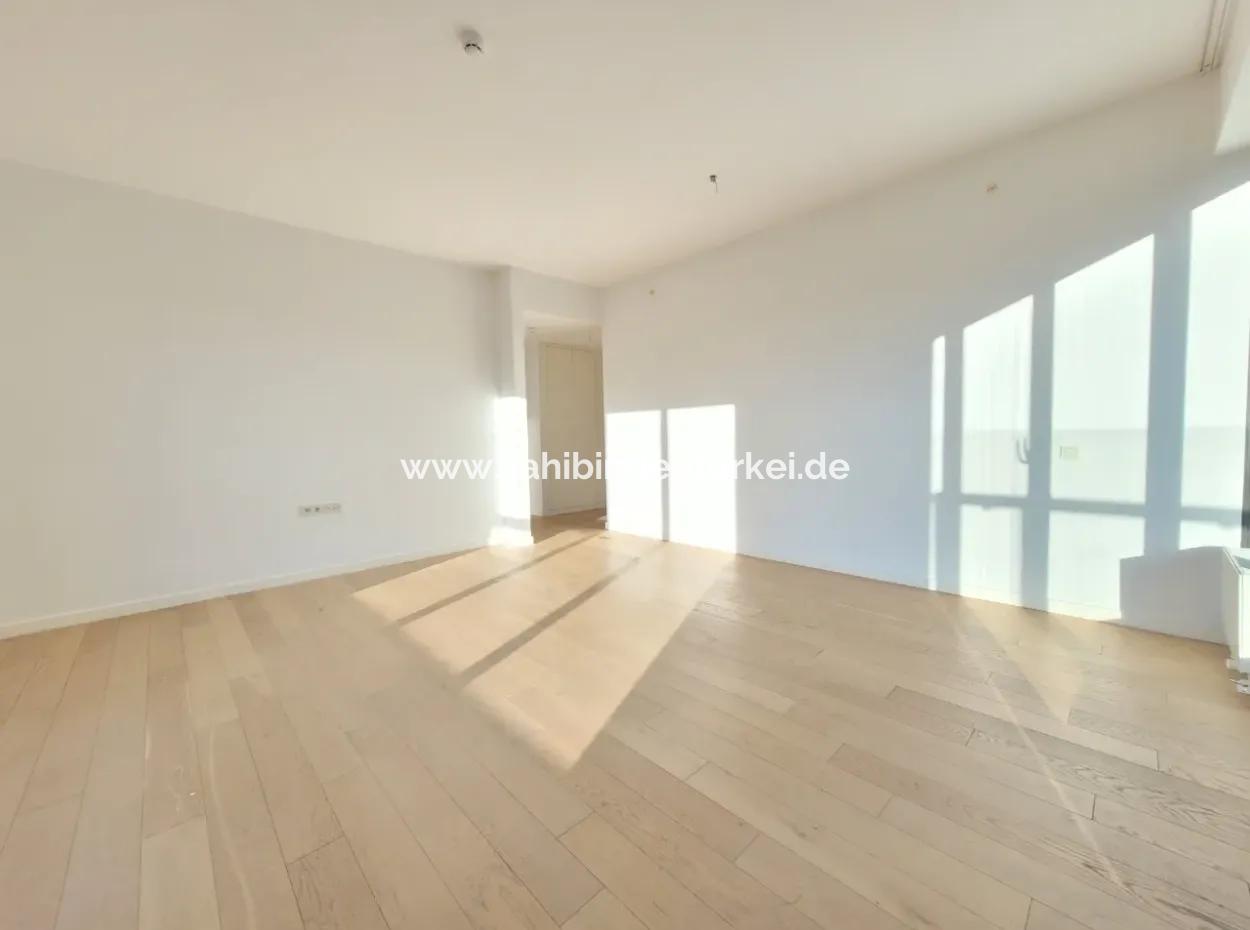 İncek Loft Satılık Teraslı  3+1 Şehir Manzaralı 3.Kat Daire