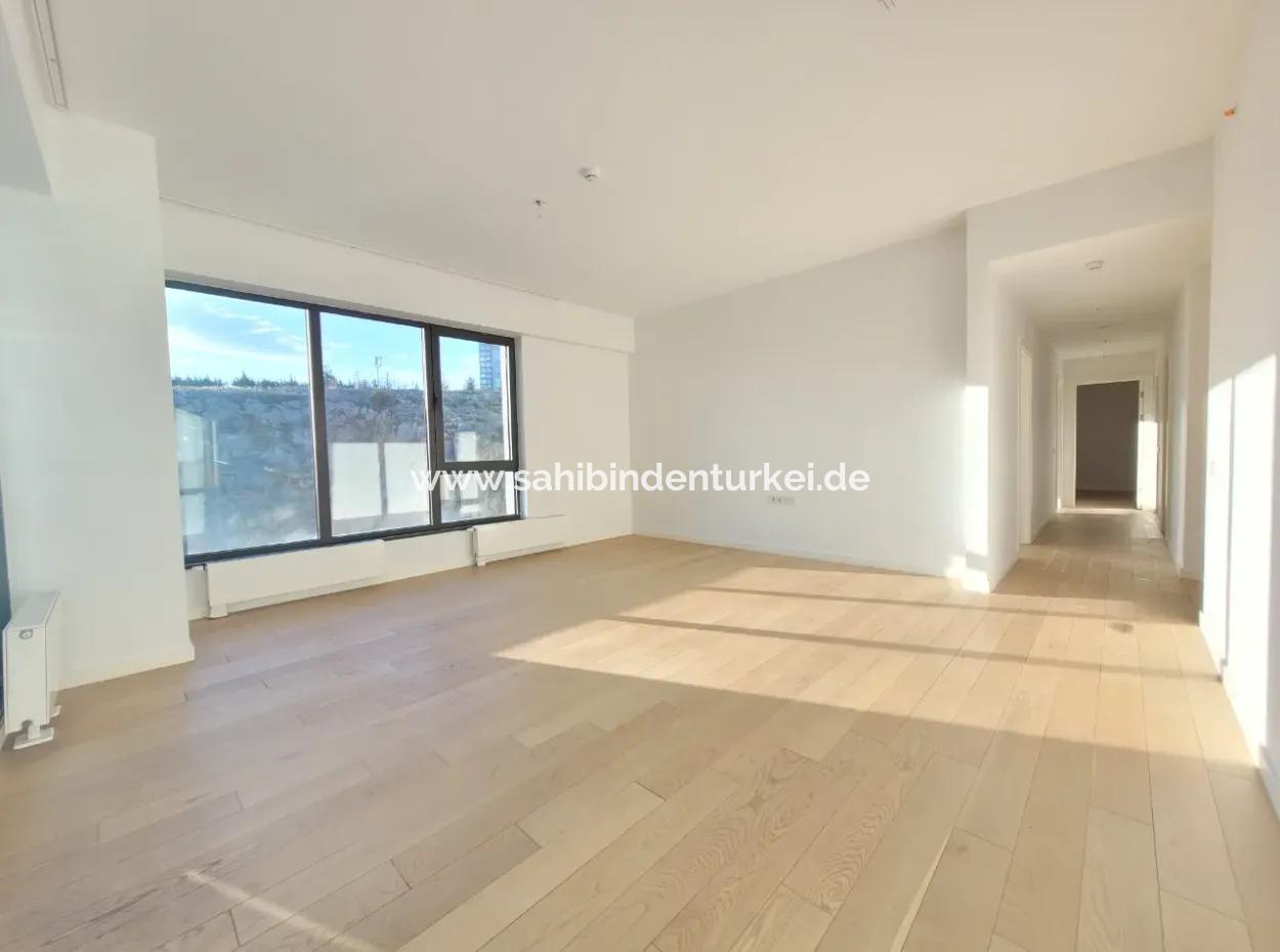 İncek Loft Satılık Teraslı  3+1 Şehir Manzaralı 3.Kat Daire