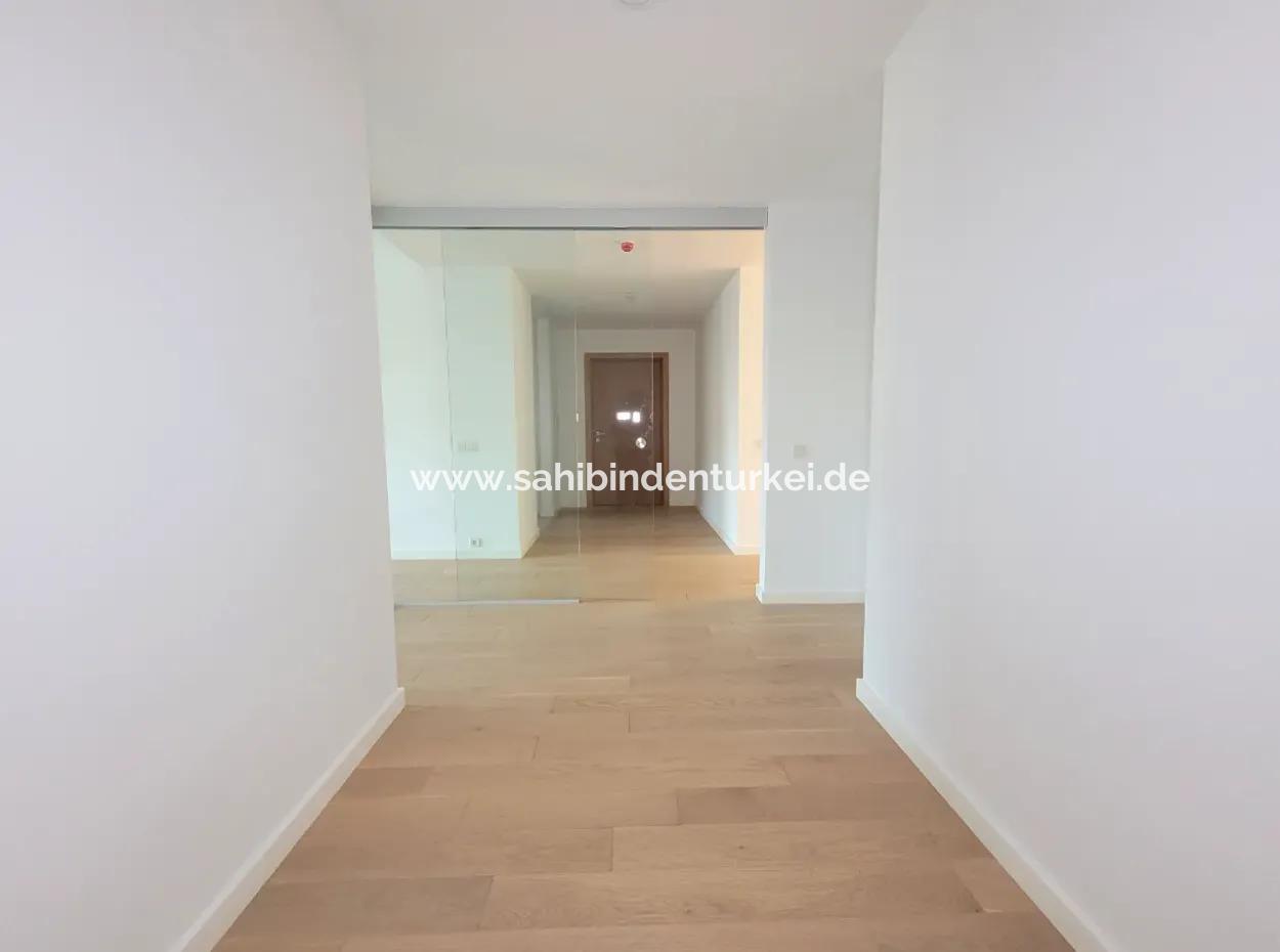 Boş Krediye Uygun İncek Loft Satılık 2,5+1 Peyzaj Manzaralı 1.Kat Daire