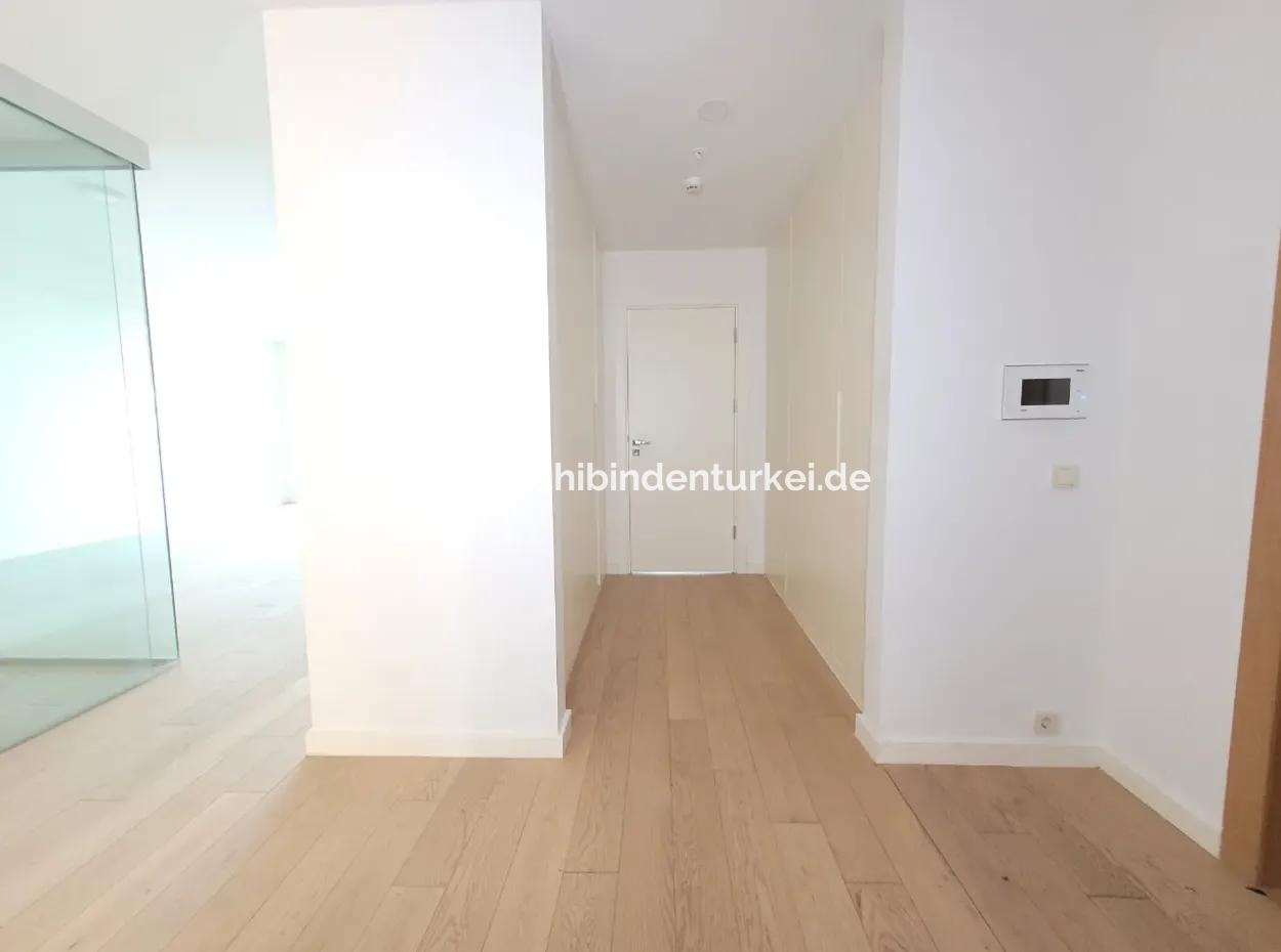 İncek Loft Satılık 2,5+1 Peyzaj Manzaralı 1.Kat Daire