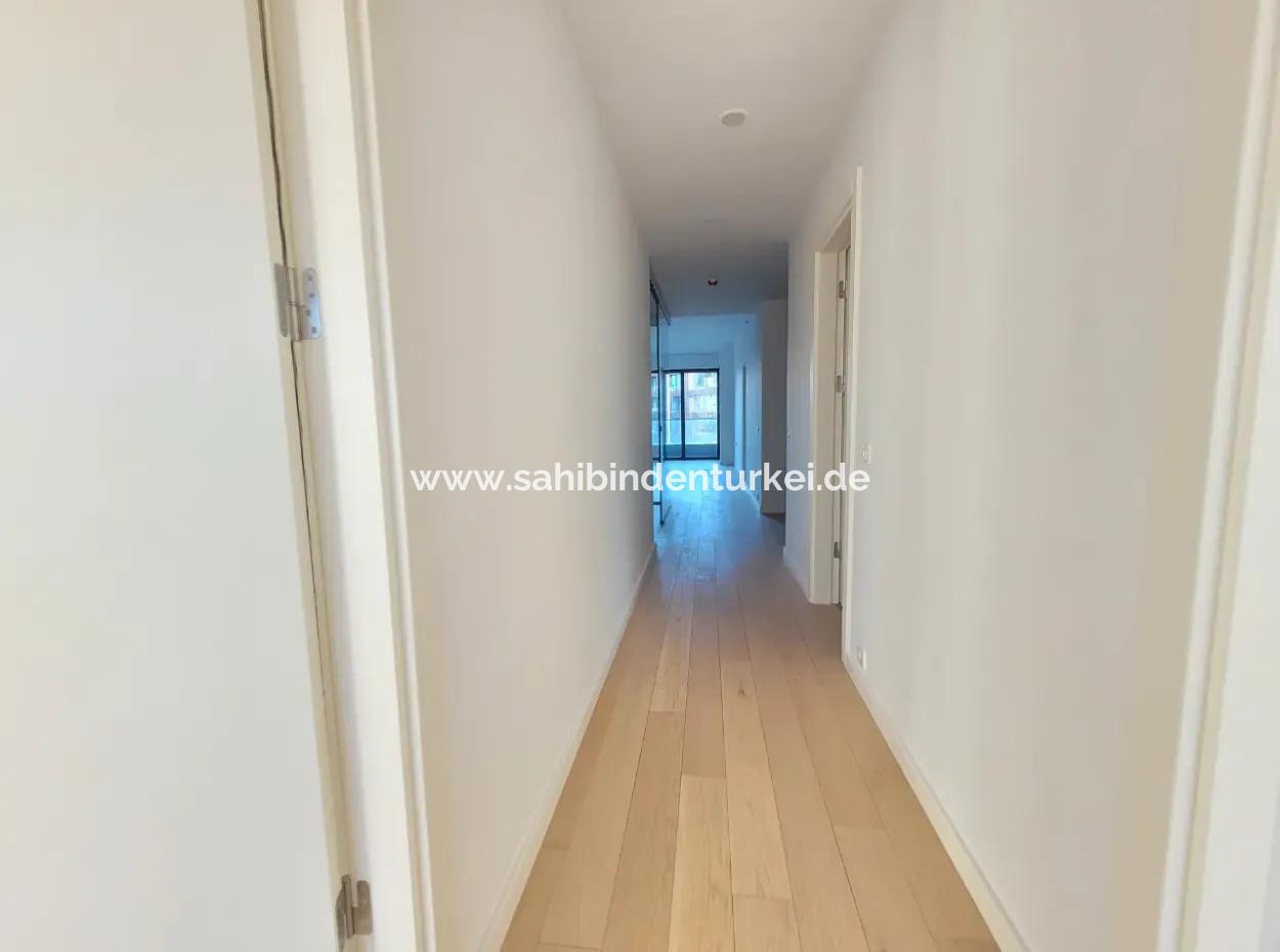 İncek Loft Satılık 2,5+1 Peyzaj Manzaralı 1.Kat Daire