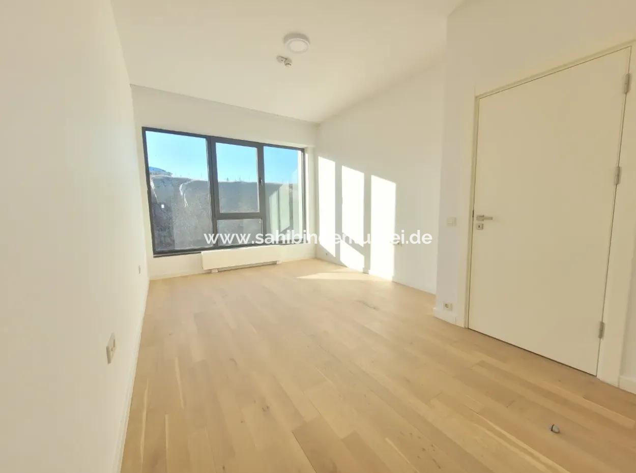 Boş Krediye Uygun İncek Loft Satılık 2,5+1 Peyzaj Manzaralı 1.Kat Daire