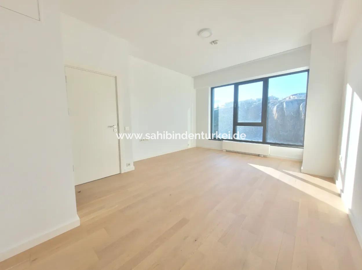 İncek Loft Satılık 2,5+1 Peyzaj Manzaralı Kiracısız 3.Kat Daire