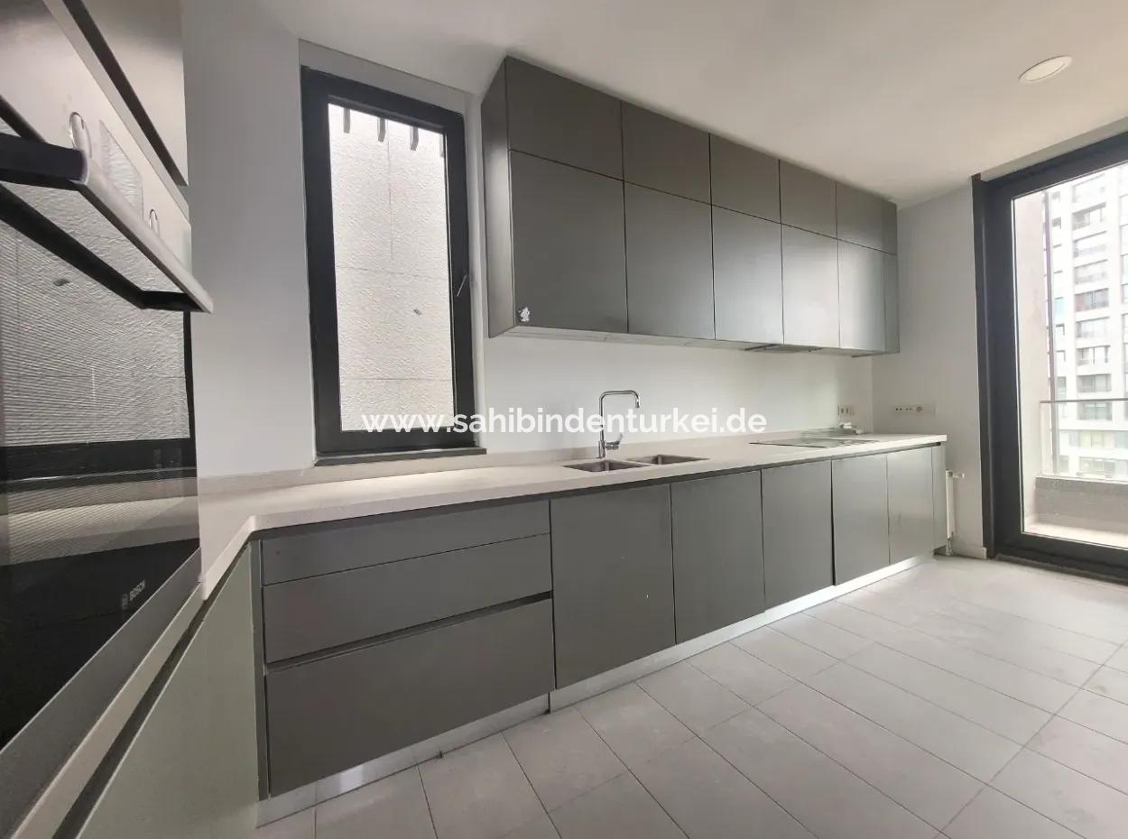 İncek Loft Satılık  5,5+1 Dubleks Peysaj Manzaralı 5.Kat Kiracısız Daire