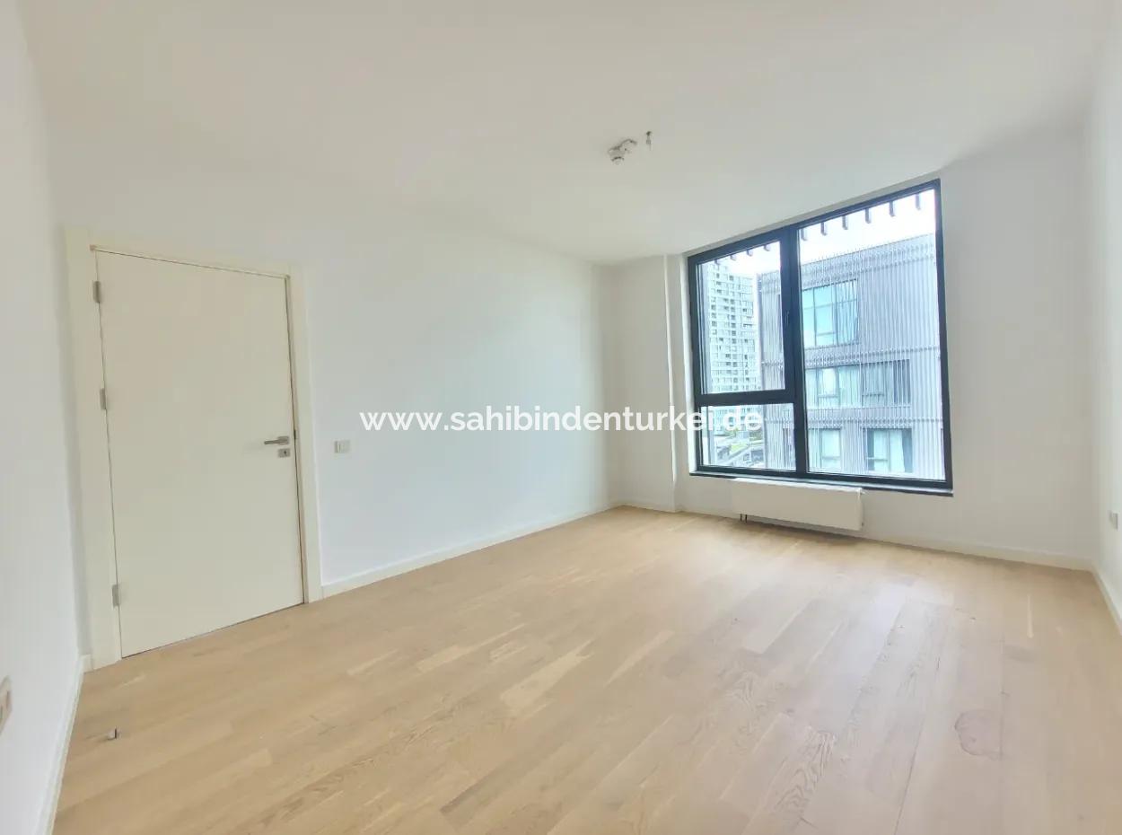 İncek Loft Satılık  5,5+1 Dubleks Peysaj Manzaralı 5.Kat Kiracısız Daire