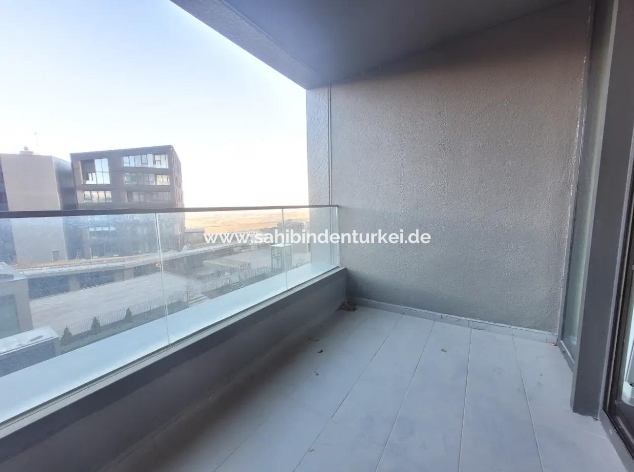 İncek Loft Satılık 2,5+1 Peyzaj Manzaralı 1.Kat Daire