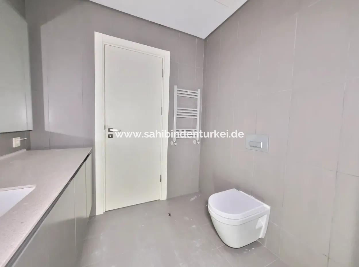 Kiracısız İncek Loft Satılık  2+1 Bahçe Dubleks Şehir Manzaralı Daire